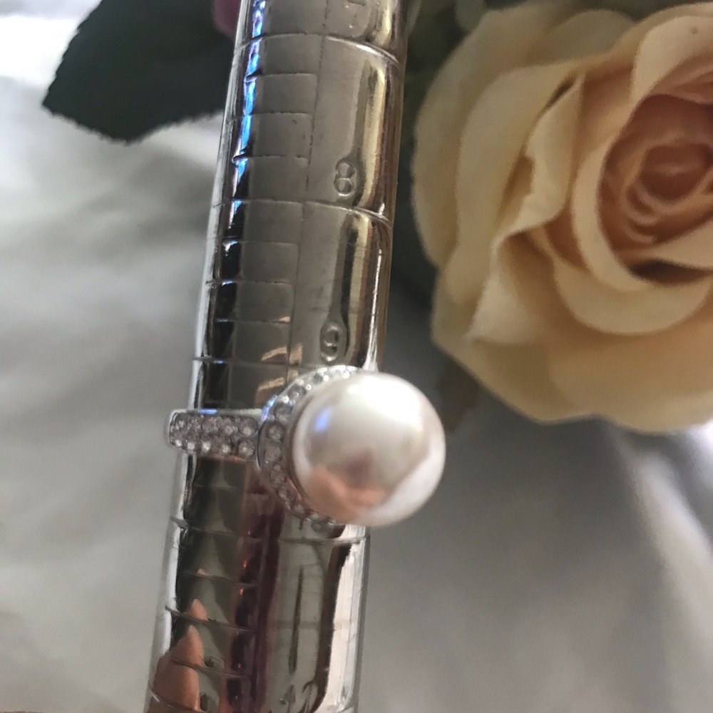Ring - Picture 2 of 4